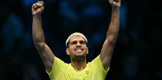 Alcaraz sobrevive a un combativo Fritz y casi se asegura las semifinales del Masters Alcaraz sobrevive a un combativo Fritz y casi se asegura las semifinales del Masters