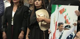 El 43 % de michoacanos votaría por viuda de Carlos Manzo a gobernadora, según sondeo El 43 % de michoacanos votaría por viuda de Carlos Manzo a gobernadora, según sondeo