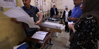 Irak comienza a votar en elecciones generales, en raro momento de calma Irak comienza a votar en elecciones generales, en raro momento de calma