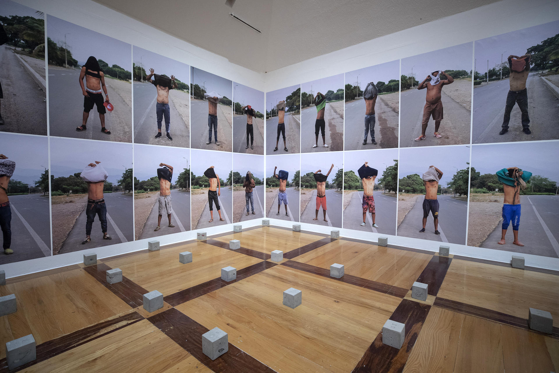 ¿Cómo salimos?, la muestra de Teresa Margolles sobre violencia y muerte en México