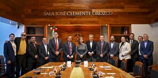 La UdeG y el ISSSTE renuevan convenio para que estudiantes presten servicio social La UdeG y el ISSSTE renuevan convenio para que estudiantes presten servicio social