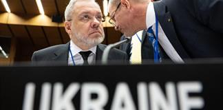 Un escándalo de corrupción y batallas judiciales ponen a prueba a Zelenski en Ucrania