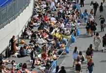 Dua Lipa, Coldplay y otros artistas exigen un tope al precio de reventa de entradas