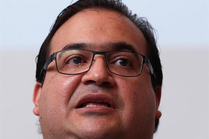 ONG avisa que exgobernador Javier Duarte aún enfrenta denuncia por crímenes de lesa humanidad ONG avisa que exgobernador Javier Duarte aún enfrenta denuncia por crímenes de lesa humanidad