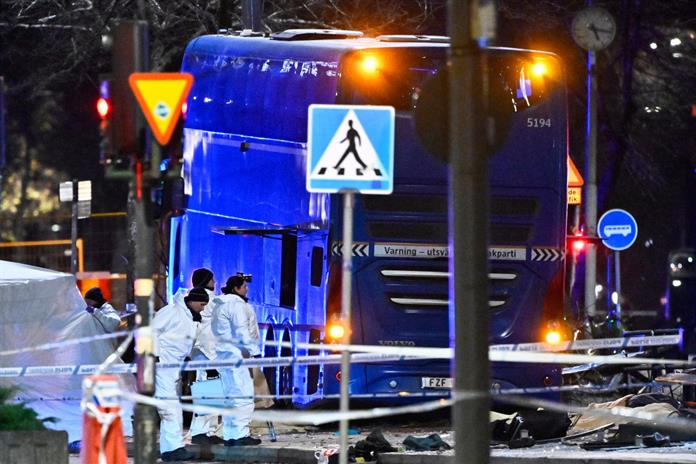 Varias personas mueren atropelladas por un autobús en Estocolmo Varias personas mueren atropelladas por un autobús en Estocolmo