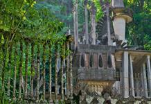 México resguarda el arte surrealista de Edward James en su único jardín escultórico México resguarda el arte surrealista de Edward James en su único jardín escultórico