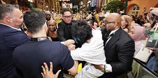 Tribunal de Singapur procesa a australiano tras incidente con Ariana Grande Tribunal de Singapur procesa a australiano tras incidente con Ariana Grande