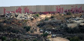 Los cascos azules acusan a Israel de construir muros en territorio libanés Los cascos azules acusan a Israel de construir muros en territorio libanés