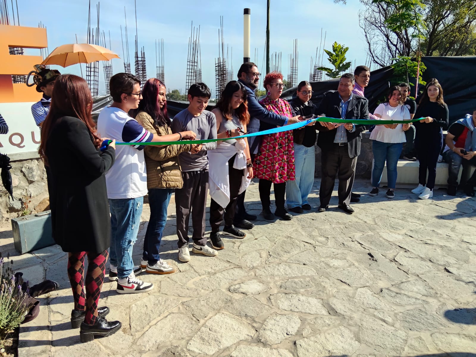 Inauguran “Seres (im)posibles” la primera exposición de la galería al aire libre del CUTlaquepaque