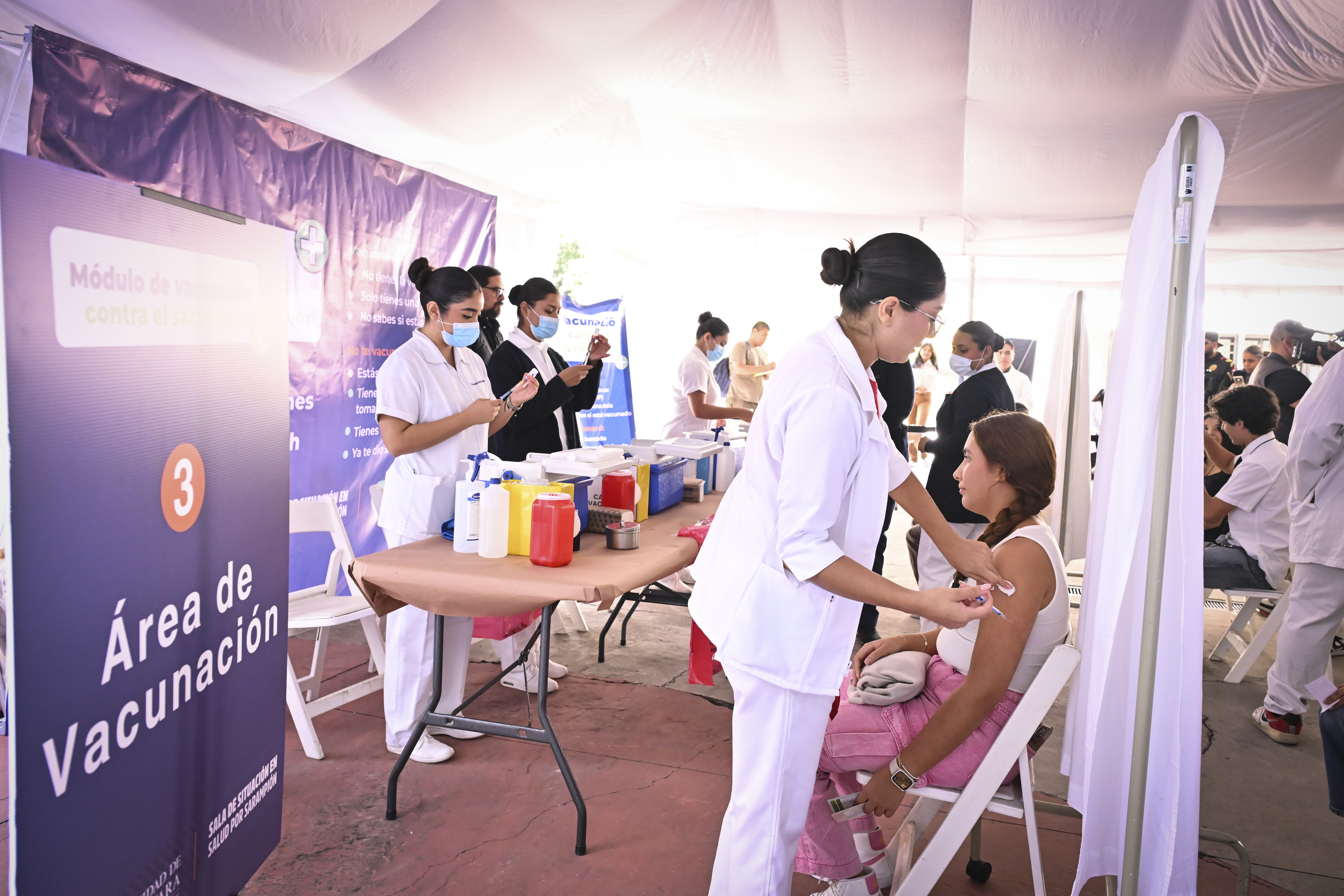 La UdeG refuerza vacunación contra el sarampión; abrirá cuarto módulo en el CUCEI La UdeG refuerza vacunación contra el sarampión; abrirá cuarto módulo en el CUCEI