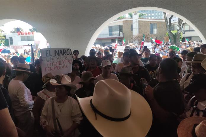 Más de 20 mil marchan en Guadalajara contra la violencia y exigen seguridad para jóvenes Más de 20 mil marchan en Guadalajara contra la violencia y exigen seguridad para jóvenes