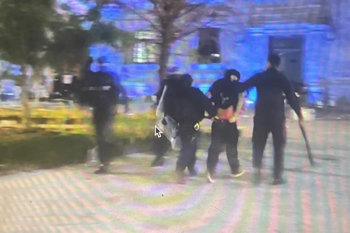 Reportan al menos 20 detenidos en destrozos a Palacio de Gobierno y Congreso del Estado Reportan al menos 20 detenidos en destrozos a Palacio de Gobierno y Congreso del Estado