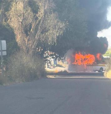 Bloqueos, vehículos incendiados y enfrentamientos: Michoacán vive otra jornada de violencia en sus carreteras Bloqueos, vehículos incendiados y enfrentamientos: Michoacán vive otra jornada de violencia en sus carreteras