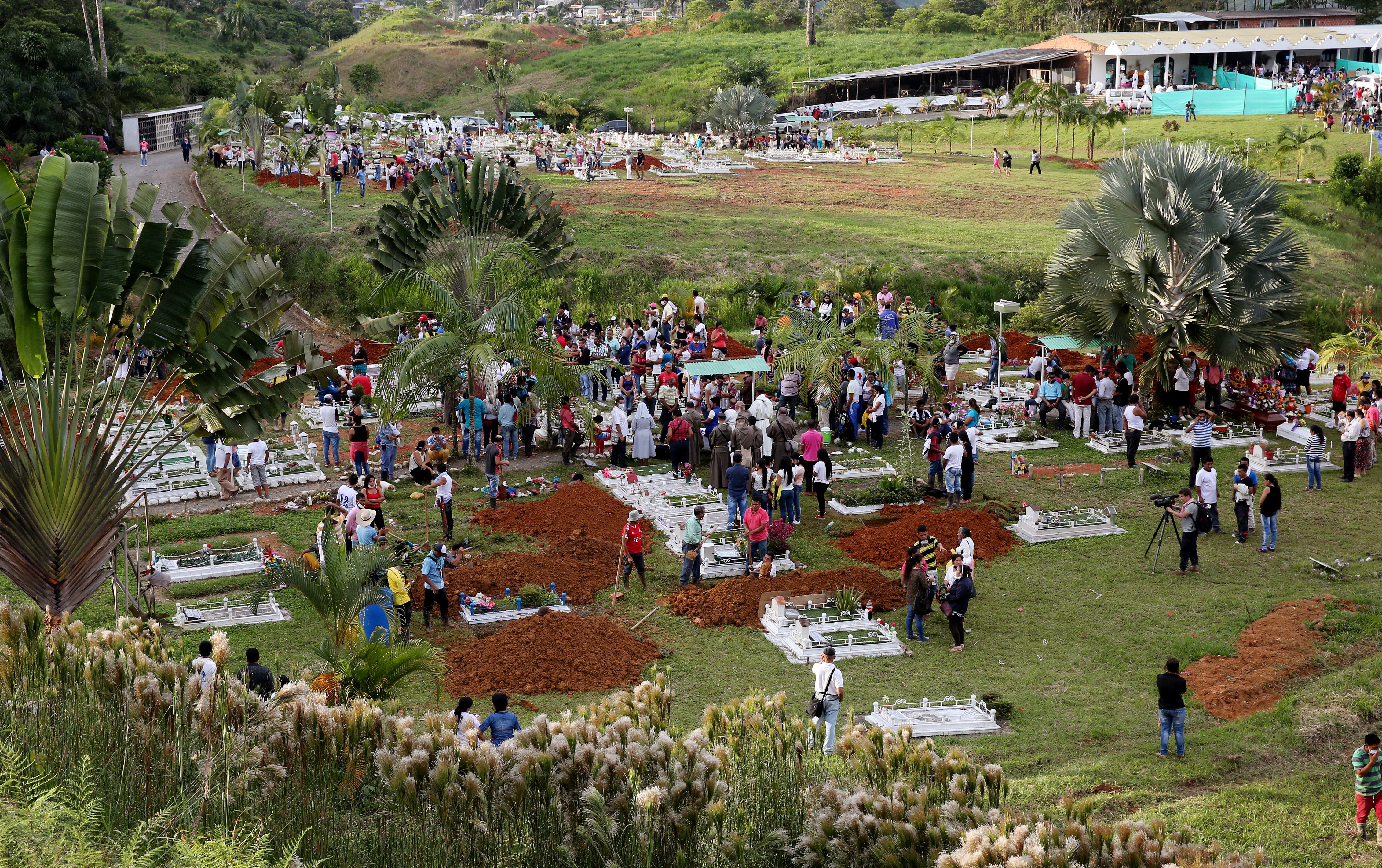 Entre el temor y la esperanza, el cambio climático mundial marca a la juventud