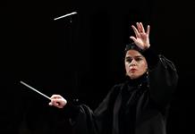 Primera directora de una orquesta en Irán rompe barreras