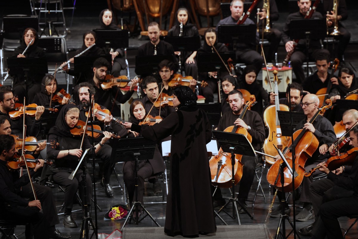 Primera directora de una orquesta en Irán rompe barreras