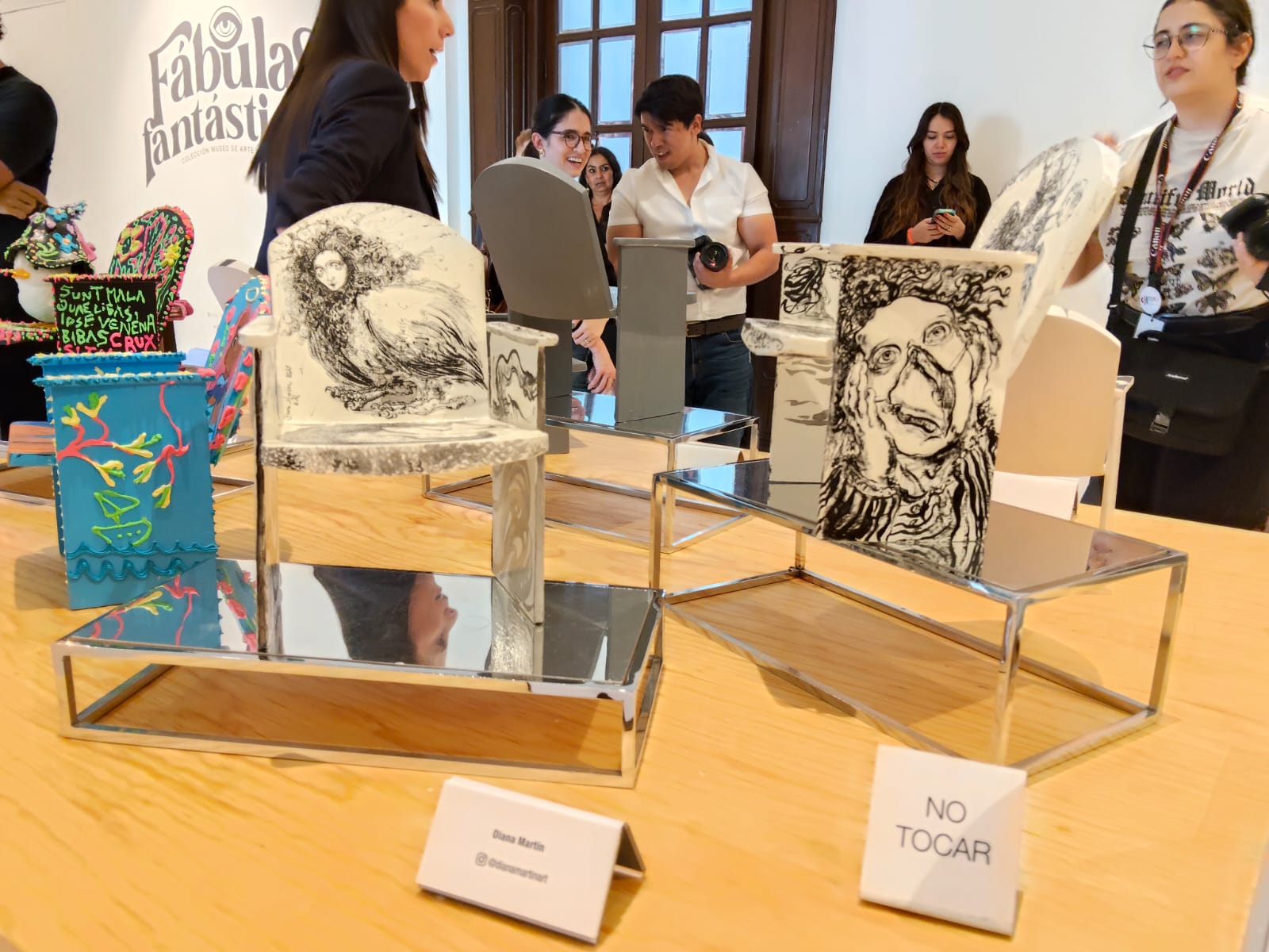 Artistas diseñan y exponen las butacas de los Premios del Público a las Artes Escénicas en el MUSA