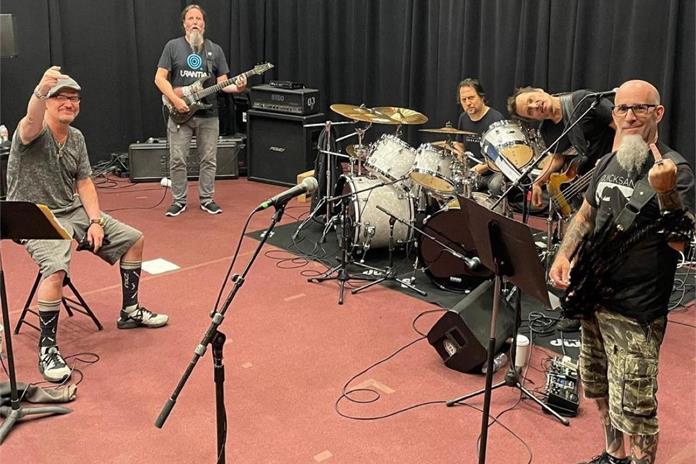 Mr. Bungle anuncia su primera presentación en Guadalajara Mr. Bungle anuncia su primera presentación en Guadalajara