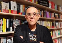 Alberto Chimal aborda la intrusión tecnológica y la IA en su nuevo libro Las máquinas enfermas