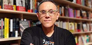 Alberto Chimal aborda la intrusión tecnológica y la IA en su nuevo libro Las máquinas enfermas Alberto Chimal aborda la intrusión tecnológica y la IA en su nuevo libro Las máquinas enfermas