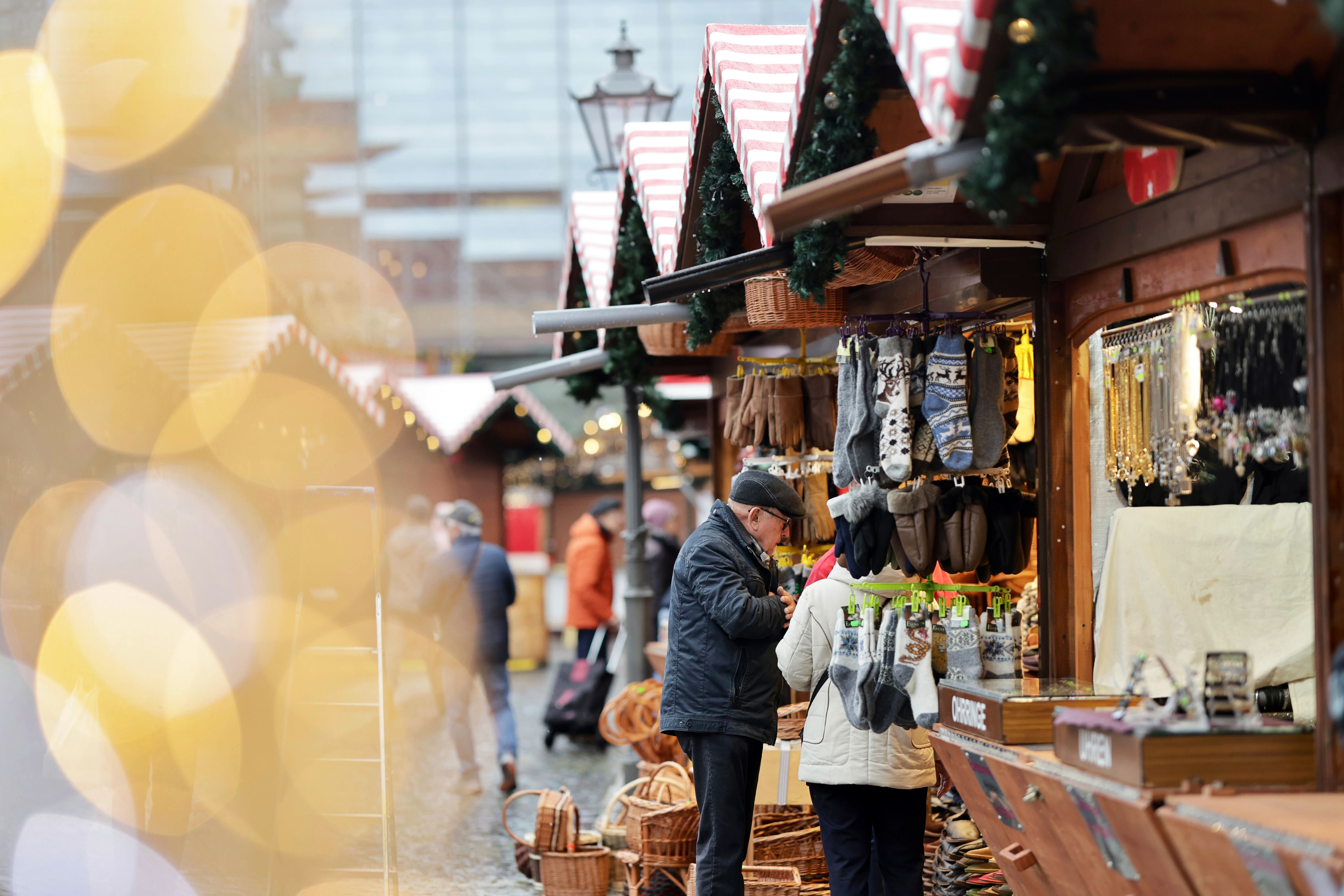 El mercado navideño de Magdeburgo abre un año después de atentado