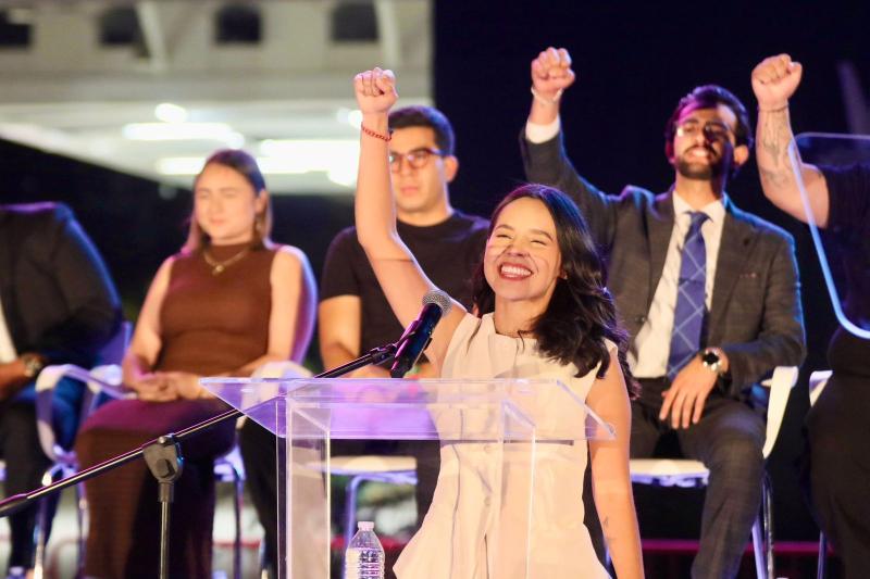 Fer Romero rinde protesta al frente de la FEU; promete una organización crítica y cercana