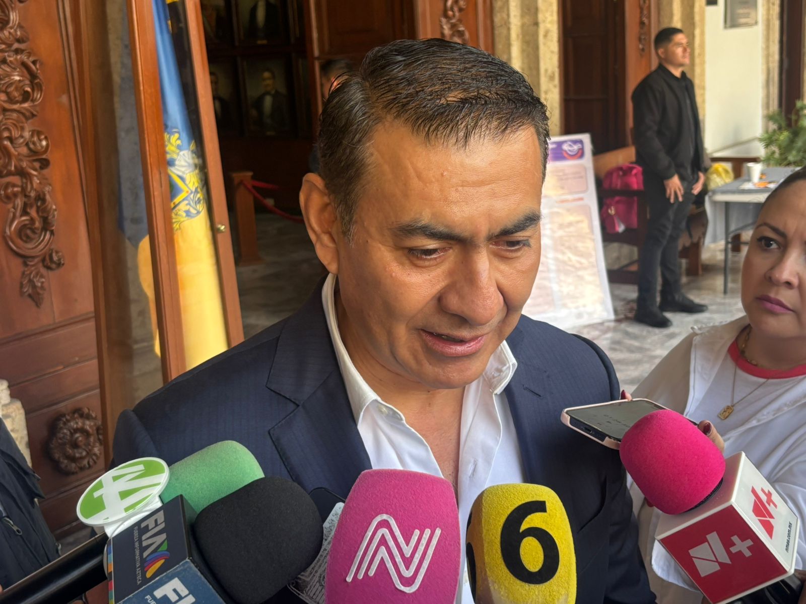 Jalisco mantendrá vallas en Palacio; advierten cero tolerancia ante nuevos intentos de vandalismo