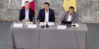 Jalisco entrega 42 visas a padres de migrantes para reencontrarse con sus familias en EEUU