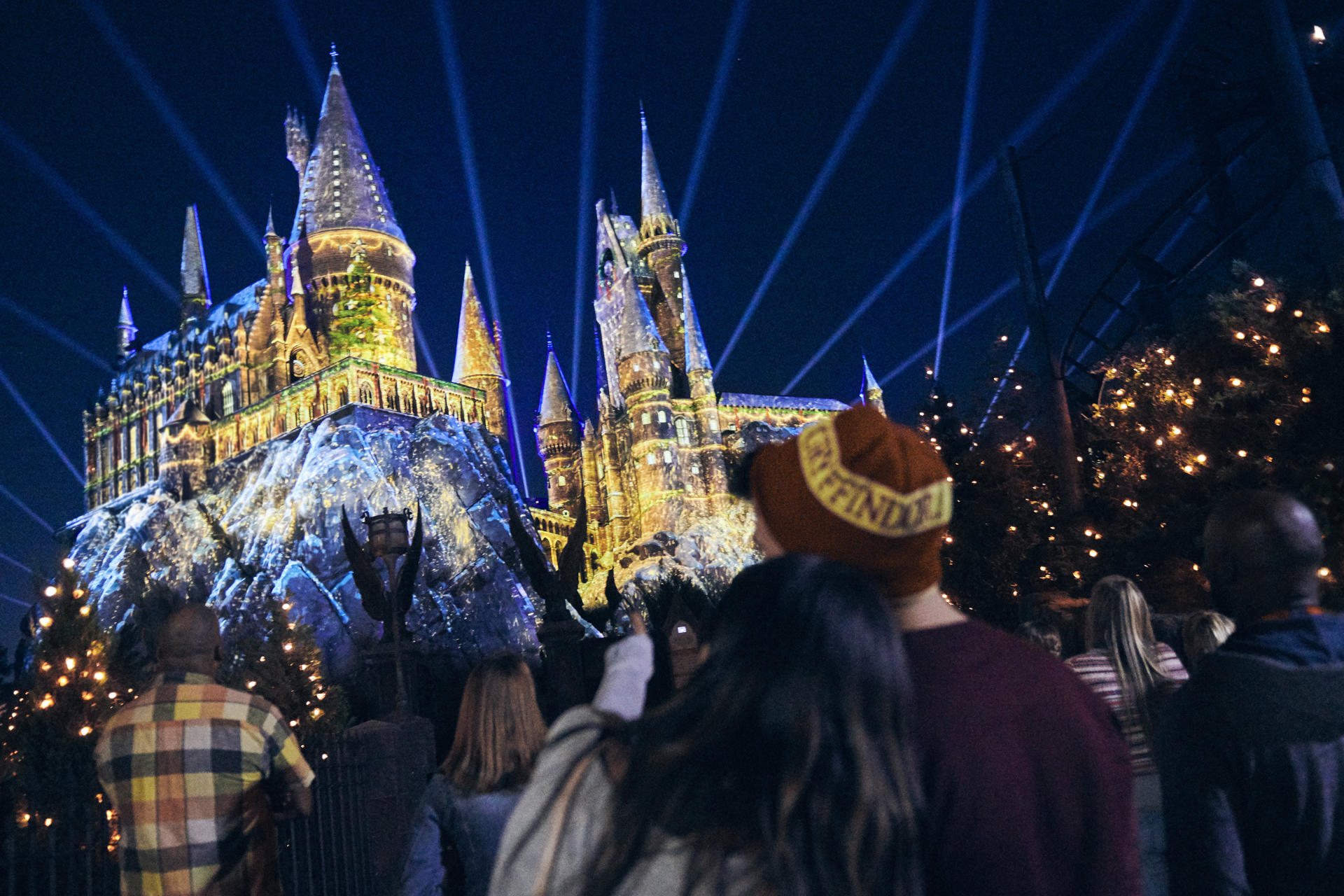 Universal Orlando inicia temporada navideña 2025 con nuevas atracciones y espectáculos
