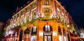 Universal Orlando inicia temporada navideña 2025 con nuevas atracciones y espectáculos Universal Orlando inicia temporada navideña 2025 con nuevas atracciones y espectáculos