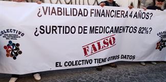 Jubilados se manifiestan en el Congreso para exigir que se garantice el pago de sus pensiones Jubilados se manifiestan en el Congreso para exigir que se garantice el pago de sus pensiones