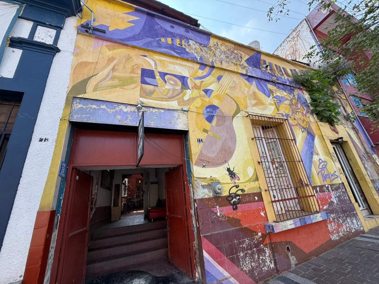 El director del Centro Cultural Bretón busca apoyo para impedir que el cierre del foro