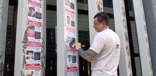 Familiares de desaparecidos en CDMX protestan durante partido México-Chequia