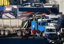 México asegura que hay atención y diálogo con transportistas pese a bloqueos en carreteras