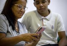 Microseguros digitales buscan proteger a trabajadores informales en Latinoamérica