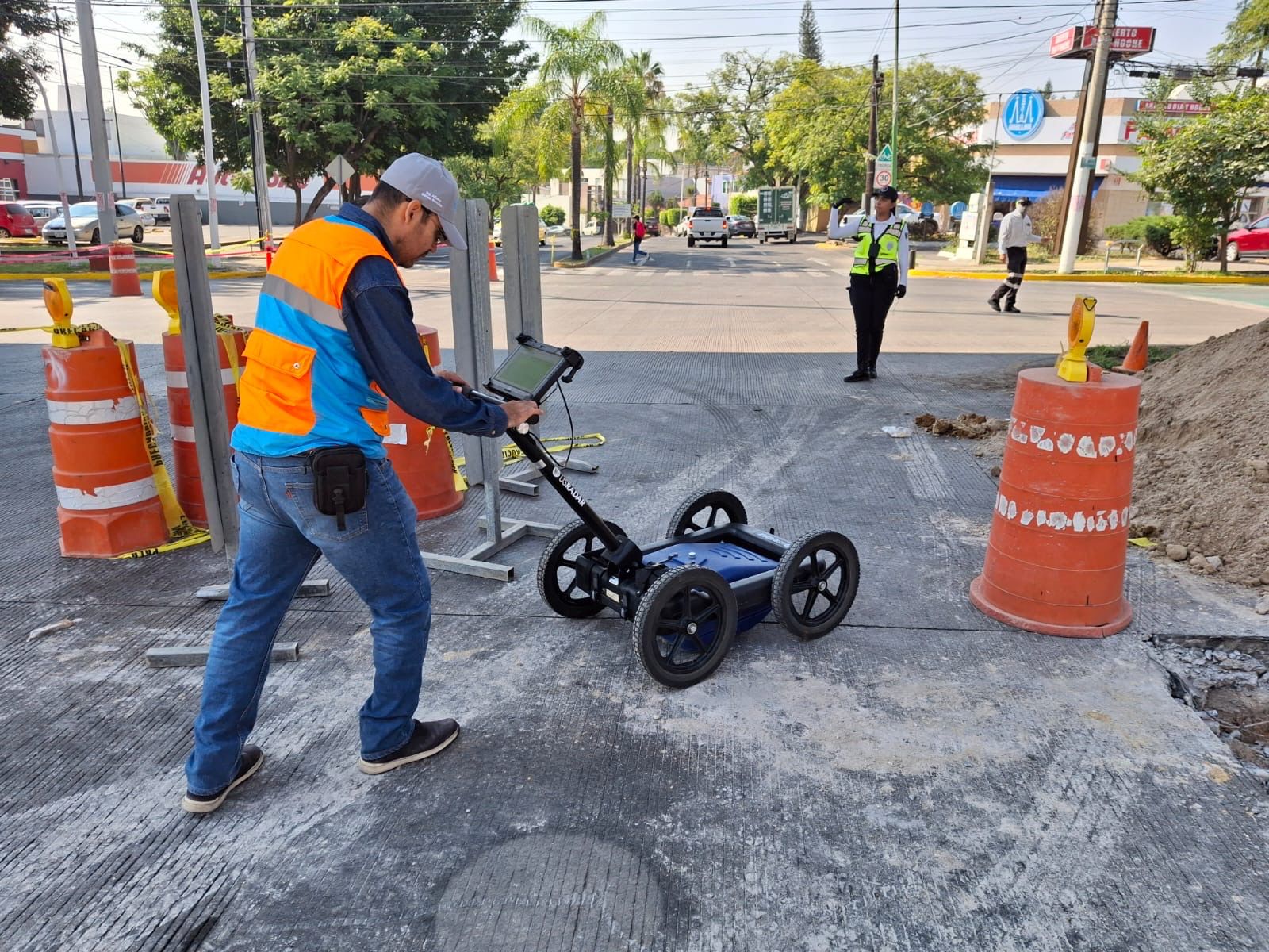 Por megabache, cierra SIAPA la avenida Ávila Camacho y el túnel; el jueves terminan la reparación Por megabache, cierra SIAPA la avenida Ávila Camacho y el túnel; el jueves terminan la reparación