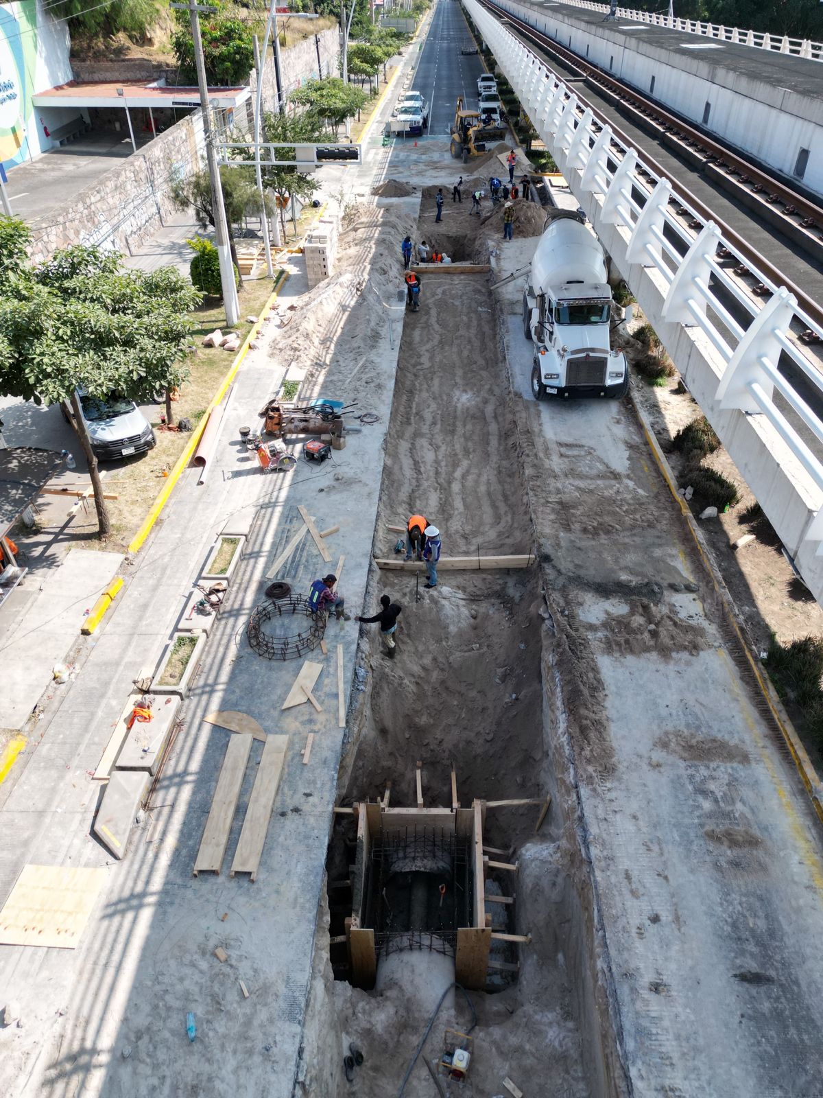 Por megabache, cierra SIAPA la avenida Ávila Camacho y el túnel; el jueves terminan la reparación Por megabache, cierra SIAPA la avenida Ávila Camacho y el túnel; el jueves terminan la reparación