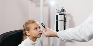 Diputado pide pruebas oculares obligatorias para estudiantes y dotar de lentes