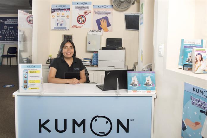 Mexicanos leen un promedio de cuatro libros al año, muy lejos de Japón y Estados Unidos Mexicanos leen un promedio de cuatro libros al año, muy lejos de Japón y Estados Unidos