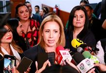 Diputados dejan plantada a Fabiola Loya en glosa del informe