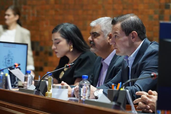 Legisladores critican servicio que presta el SIAPA; su titular optó por el silencio Legisladores critican servicio que presta el SIAPA; su titular optó por el silencio