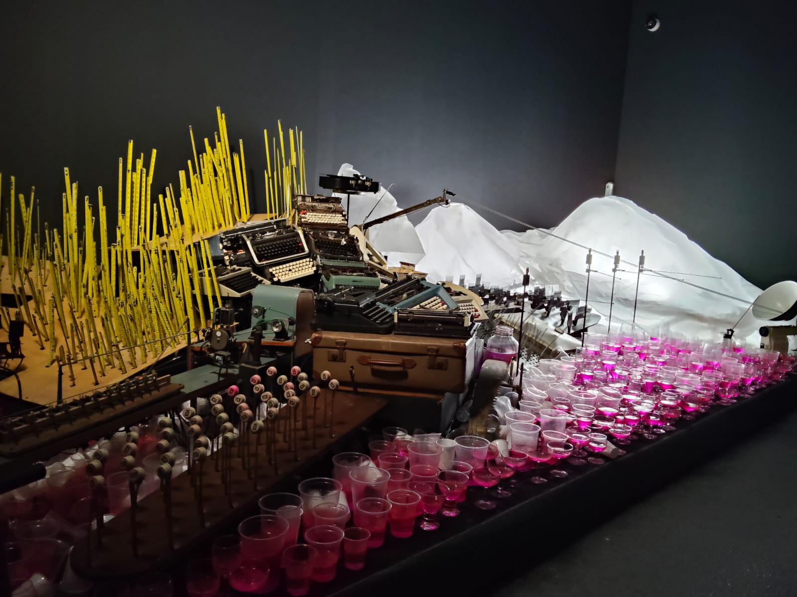 FIL 39: el Museo Cabañas recibe la muestra “Tres maneras de entrar: Brossa, Verdaguer y Rodoreda”