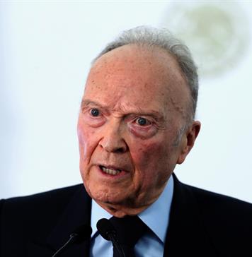 Gertz Manero, una torre hasta ahora inamovible que sale del tablero político de México