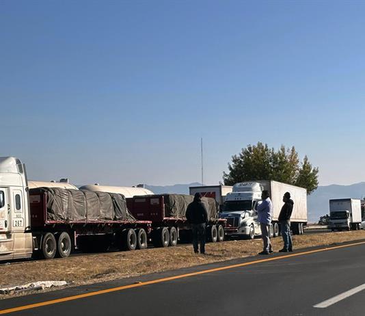 Agricultores y transportistas mexicanos anuncian el retiro de bloqueos viales