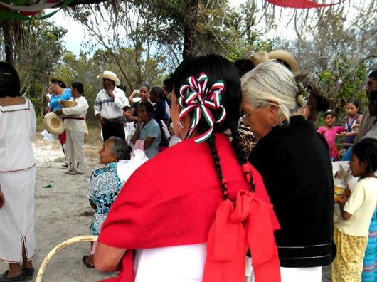"Nos dan esperanza": niñas y niños de Cuzalapa retratan a las mujeres del campo como trabajadoras, valientes y esenciales para su comunidad