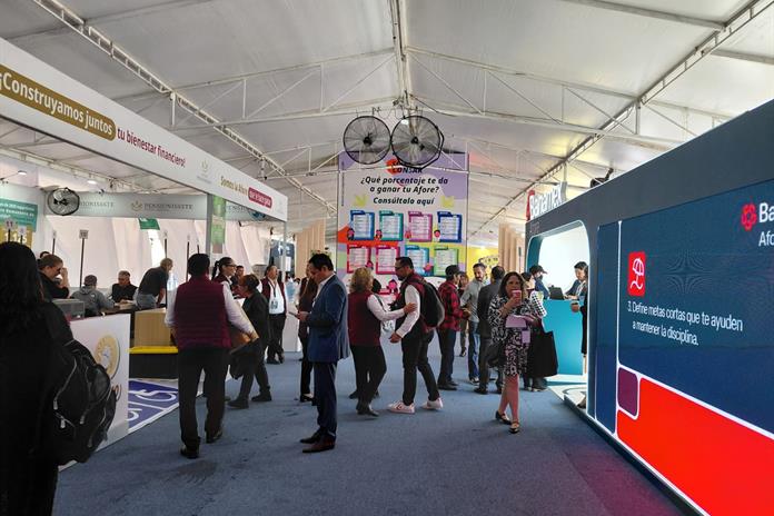 Arranca en Guadalajara la Feria de las Afores para orientar gratis a trabajadores sobre su retiro Arranca en Guadalajara la Feria de las Afores para orientar gratis a trabajadores sobre su retiro