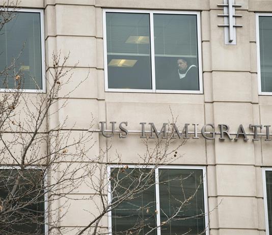 EE.UU. detiene todas las decisiones de asilo tras el tiroteo en Washington