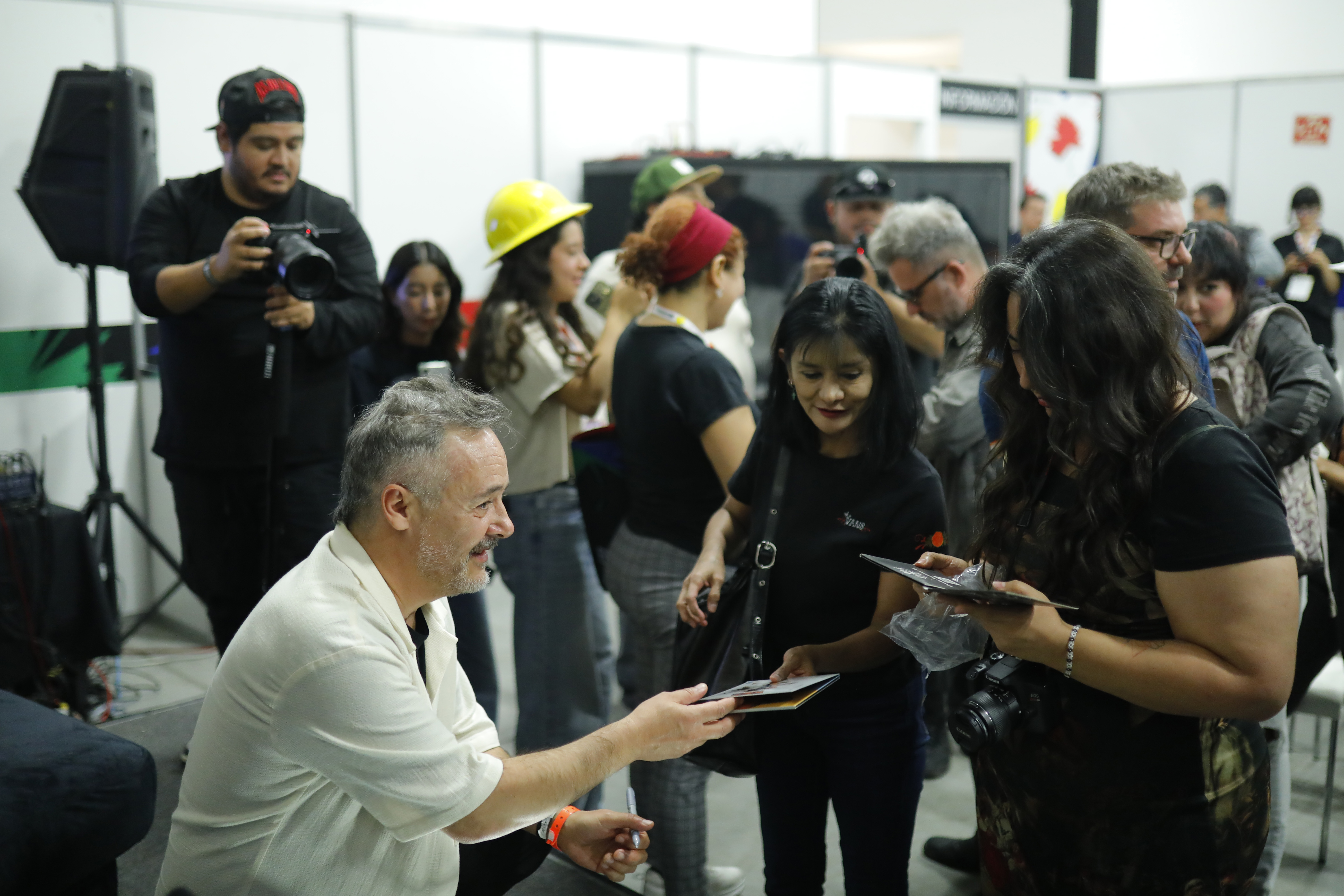 Love of Lesbian abre con éxito en Guadalajara los conciertos del Foro FIL de la feria