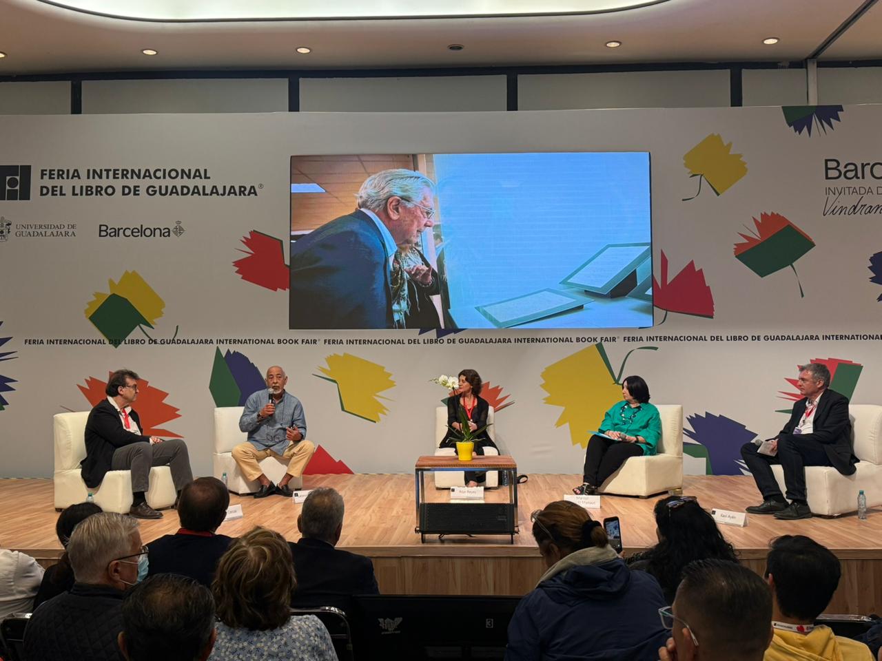 Voces cercanas evocan su relación con Mario Vargas Llosa en la FIL Guadalajara