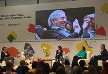 Voces cercanas evocan su relación con Mario Vargas Llosa en la FIL Guadalajara